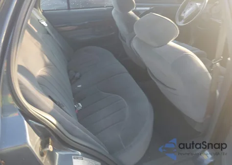 1998 Mercury Grand Marquis z USA, uszkodzony, nr VIN 2MEFM74W1WX627143